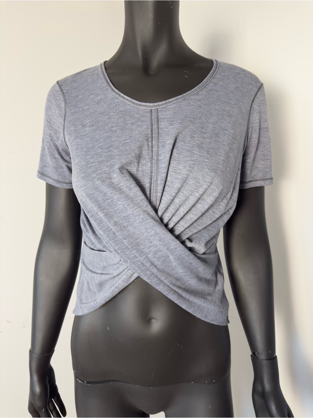 330. Lululemon Intended Crop Tee Heather Gray Twist-Front Short Sleeve Top